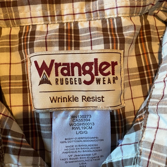Wrangler Rugged Wear Button Down Shirt - Picture 4 of 5